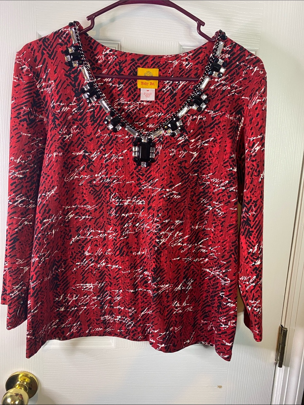 Ruby Rd. Red Printed Long-Sleeve Top with Jewel Neck Size Medium.